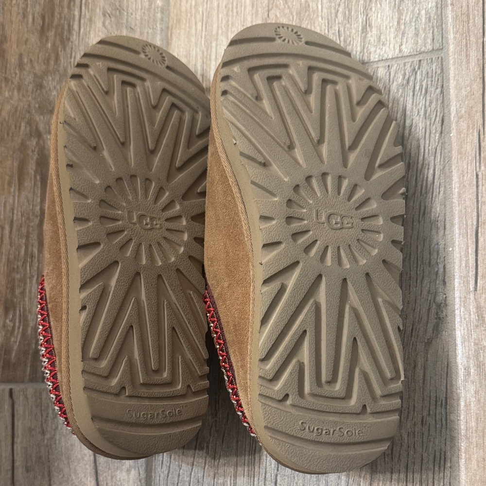 UGG Brown Suede Slippers with Red Accent - Picture 4 of 4